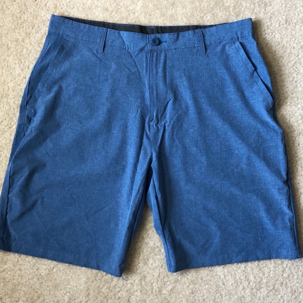 Hybrid Shorts - Size 34
